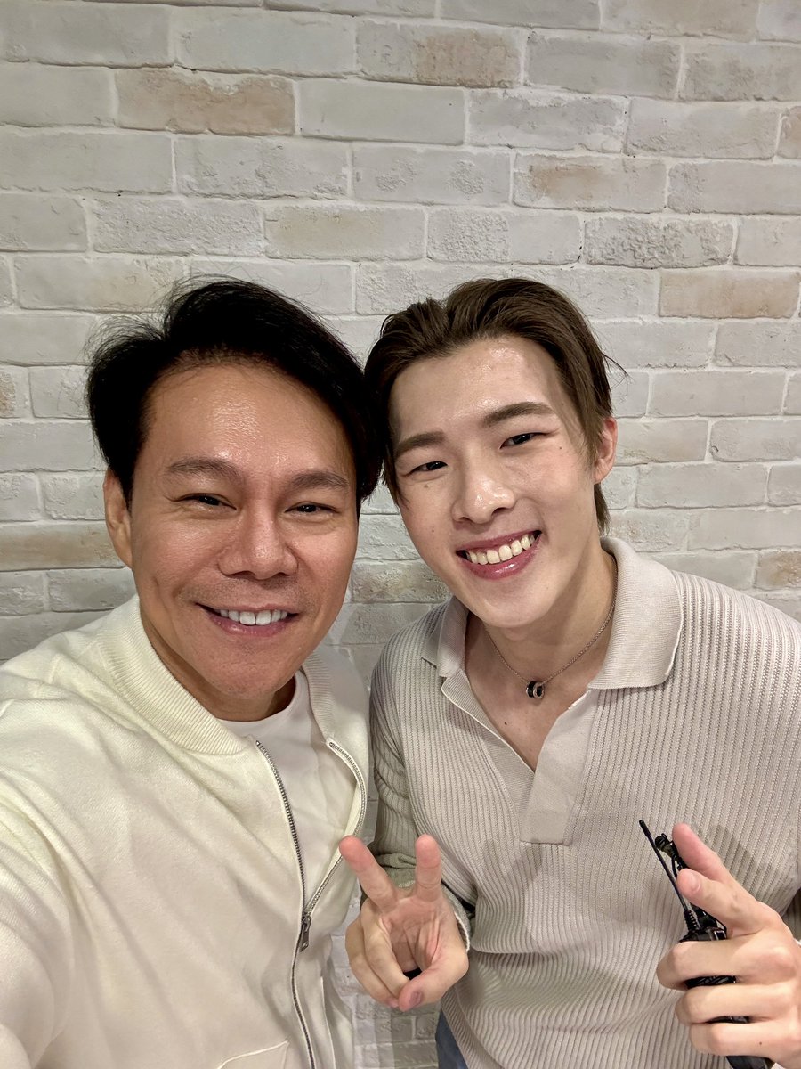 narongvit tweet media