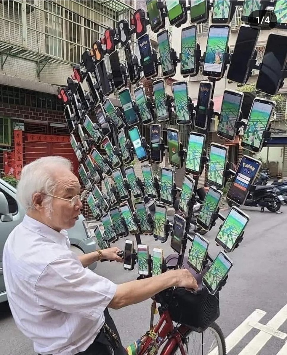 NielsRogge's tweet photo. Me trying to keep up with all the AI announcements of yesterday https://t.co/pCOkdzzmAJ
