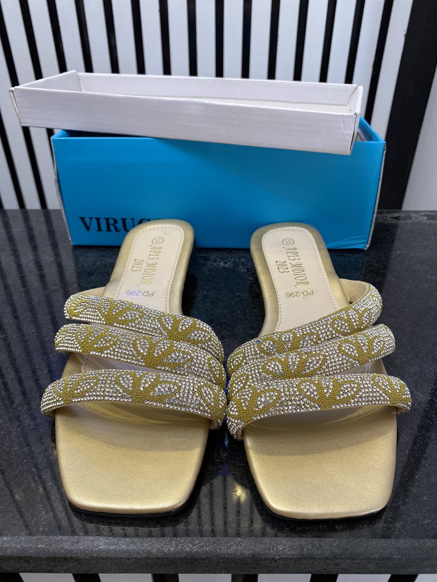 Muhd_sdg's tweet photo. New in 😍
- Available for wholesale and retail 
- wholesale price 7,000
- ⁠Nation wide delivery 🚚💯
- ⁠Call ☎️ or WhatsApp : +2348107722229
- ⁠Address; Shop No:20A Kaseem umar warure house filin parking kantin kwari market Kano nigeria. https://t.co/azApBPRhOZ