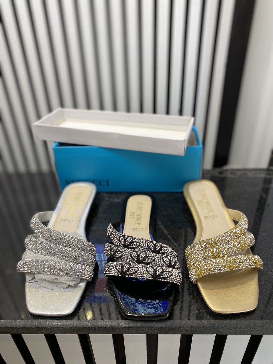 Muhd_sdg's tweet photo. New in 😍
- Available for wholesale and retail 
- wholesale price 7,000
- ⁠Nation wide delivery 🚚💯
- ⁠Call ☎️ or WhatsApp : +2348107722229
- ⁠Address; Shop No:20A Kaseem umar warure house filin parking kantin kwari market Kano nigeria. https://t.co/azApBPRhOZ