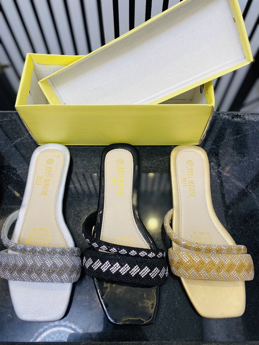Muhd_sdg's tweet photo. New in 😍
- Available for wholesale and retail 
- wholesale price 7,000
- ⁠Nation wide delivery 🚚💯
- ⁠Call ☎️ or WhatsApp : +2348107722229
- ⁠Address; Shop No:20A Kaseem umar warure house filin parking kantin kwari market Kano nigeria. https://t.co/FG091sk3R3