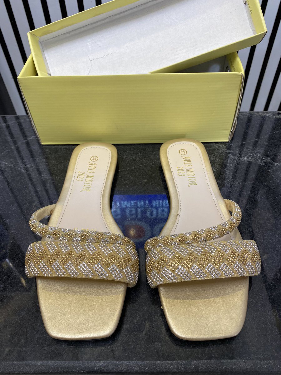 Muhd_sdg's tweet photo. New in 😍
- Available for wholesale and retail 
- wholesale price 7,000
- ⁠Nation wide delivery 🚚💯
- ⁠Call ☎️ or WhatsApp : +2348107722229
- ⁠Address; Shop No:20A Kaseem umar warure house filin parking kantin kwari market Kano nigeria. https://t.co/FG091sk3R3