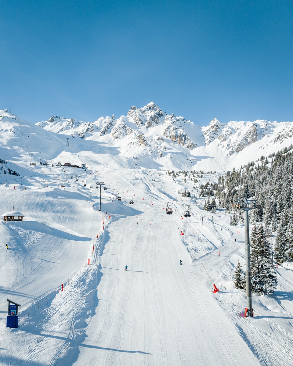 Altibus's tweet image. Alooors cette 1ère semaine de vacances, c'était comment ?! 😍❄️😎

📸 © @courchevel - @lesgetsnews - @Valfrejus