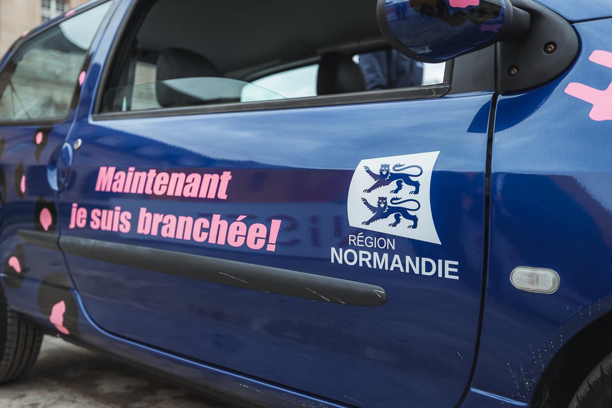 RegionNormandie's tweet photo. Les premières Twingo électriques durables, reconditionnées par la start-up normande #Lormauto, sont sorties d’usine !⚡️

La collectivité a acheté 5 véhicules et s'engage à en louer 100 supplémentaires pour le parc automobile de la Région. Toutes les infos➡️https://t.co/6NWEkxa02g https://t.co/ny3K7hqfL6