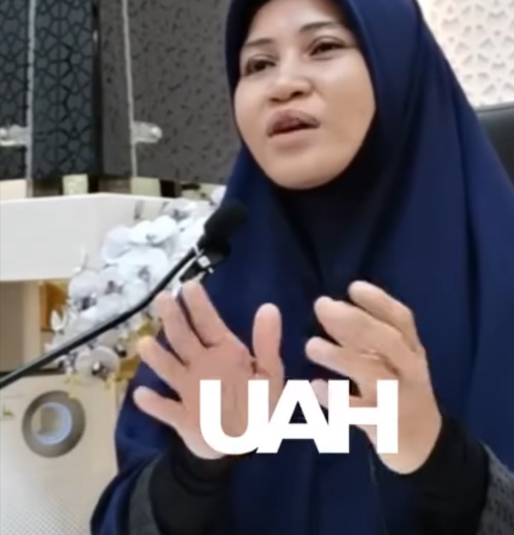 lady_bugg11's tweet photo. Sazah Palatao tolong bgthu siapa sazah rujuk?

Antara fakta fakta/huraian yang tidak tepat ialah:

1. 16 enakmen jenayah syariah telah dibatalkan... ??? 

Ustazah pun keliru antara enakmen dan seksyen seksyen dalam enakmen. Yang dibatalkan itu ialah 16 drp 68 seksyen dllm ekjs (I)2019, bukan 16 enakmen jenayah syariah.

Enakmen Syariah di Kelantan ada 7-8 sahaja, macamana sampai 16 enakmen dibatalkan??? 

2. Pertembungan antara peruntukan di Mahkamah Syariah dan di Mahkamah Persekutuan...??? 

Ustazah... Isu kita ialah pertembungan antara kuasa negeri dan kuasa persekutuan, negeri dikatakan telah menggubal undang undang melangkaui dari kuasa negeri. 

Pertembungan yang berlaku ialah antara mahkamah syariah dengan mahkamah sivil, di mana Mahkamah Persekutuan adalah sebahagian/hiraki tertinggi dalam Mahkamah Sivil, bukannya pertembungan peruntukan antara mahkamah syariah vs m
Mahkamah Persekutuan. 

Mahkamah Sivil terdiri dari;
- Mahkamah Majistret
- Mahkamah Seksyen
- Mahkamah Tinggi
- Mahkamah Rayuan
- Mahkamah Persekutuan. 

3. Seorang yang melakukan kesalahan jenayah tidak boleh dituduh di Dua mahkamah - mahkamah sivil Dan mahkamah syariah - kerana bidangkuasa jenayah yang berlainan/tidak sama. 

4. Kes Iki Putra...
- tidak pernah dijatuhkan hukuman oleh Mahkamah Syariah
- beliau baru didakwa di Mahkamah Syariah Selangor atas tuduhan liwat.
- kesnya tidak pernah digugurkan, tetapi penangkapan dan pendakwaan ke atasnya terbatal dan tidak sah kerana bercanggah dengan Perlembagaan.
- Iki Putra tidak boleh dituduh semula di Mahkamah Sivil kerana beliau tidak pernah ditangkap di bawah mana mana undang undang sivil @ sek 377 Kanun Kesiksaan atas kesalahan seks luar tabie @ liwat. 

5. Walaupun 16 seksyen itu dibatalkan, namun pelakunya masih boleh ditangkap Dan didakwa mengikut undang undang jenayah Persekutuan di mana jentera penguatkuasanya lebih efisen, lengkap Dan perpengalaman, hukumannya pula lebih setimpal. 

Peguam peguam mana yang ustazah rujuk tu????

#ladybug
