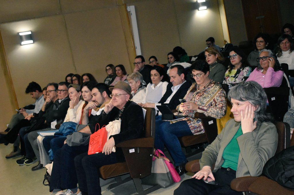 Diputación de Albacete (@dipualba) on Twitter photo 📚😍 Las VII ‘Jornadas de Animación a la Lectura’ de la <a href="/amigosdelibro/">Asociación Amigos del Libro Infantil y Juvenil</a> se están celebrando por primera vez en Albacete con la colaboración de la #Dipualba, y ayer nuestro diputado de Educación y Cultura, <a href="/miguelzamora89/">Miguel Zamora Saiz</a>, participó en su inauguración👌🏻.
🌐 n9.cl/w445d 📚😍 Las VII ‘Jornadas de Animación a la Lectura’ de la <a href="/amigosdelibro/">Asociación Amigos del Libro Infantil y Juvenil</a> se están celebrando por primera vez en Albacete con la colaboración de la #Dipualba, y ayer nuestro diputado de Educación y Cultura, <a href="/miguelzamora89/">Miguel Zamora Saiz</a>, participó en su inauguración👌🏻.
🌐 n9.cl/w445d