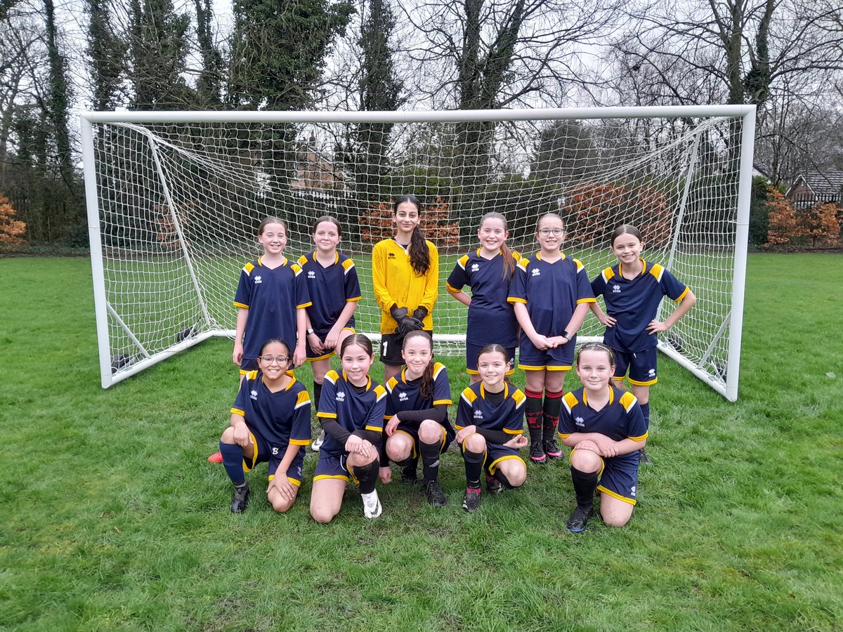 Broadoak_PE's tweet photo. 3 games, 3 wins 🙌 The girls are top of the Super League and through to the quarter finals of the Elaine Gilmore Cup! Coach Vic and I are very proud coaches. Well done 👏 @Broadoak_Year5 @Broadoak_Year6 https://t.co/ccOxOFmfgZ