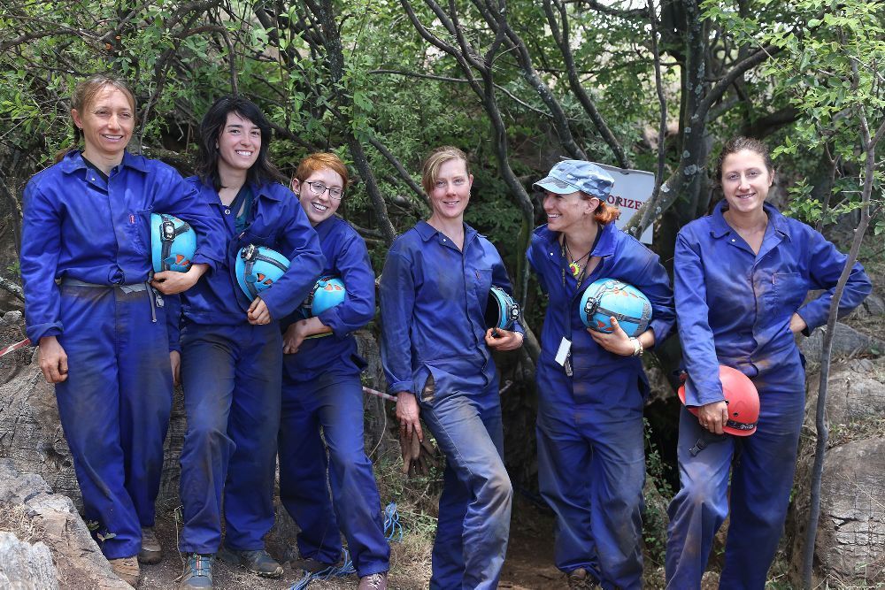 MissJonesTravel's tweet photo. Nicht alle bekommen ein Job nach dem Archäologiestudium. Manchmal ist es als wäre das ganze Studium für die Katz. Und das, obwohl wir viele Qualifikationen haben. Leider sehen Arbeitgeber das oft nicht. 

Deswegen schaue ich heute darauf:
https://t.co/QGQLISjPQ8 https://t.co/9RFH1jNKGs