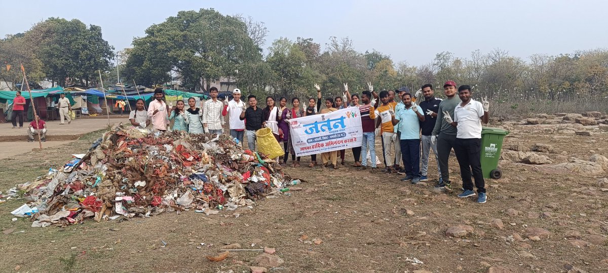 Arjunsinghdmt's tweet photo. जतन युवा संगठन के युवा साथियो द्वारा श्रमदान 
 प्लास्टिक फ्री गंगरेल पर्यटन
#plasticfree_gangrel
#swachbharatabhiyan
@JATANFOUND11601
@nyksindia @DhamtariDist @SDhamtari https://t.co/vh2M3scvus