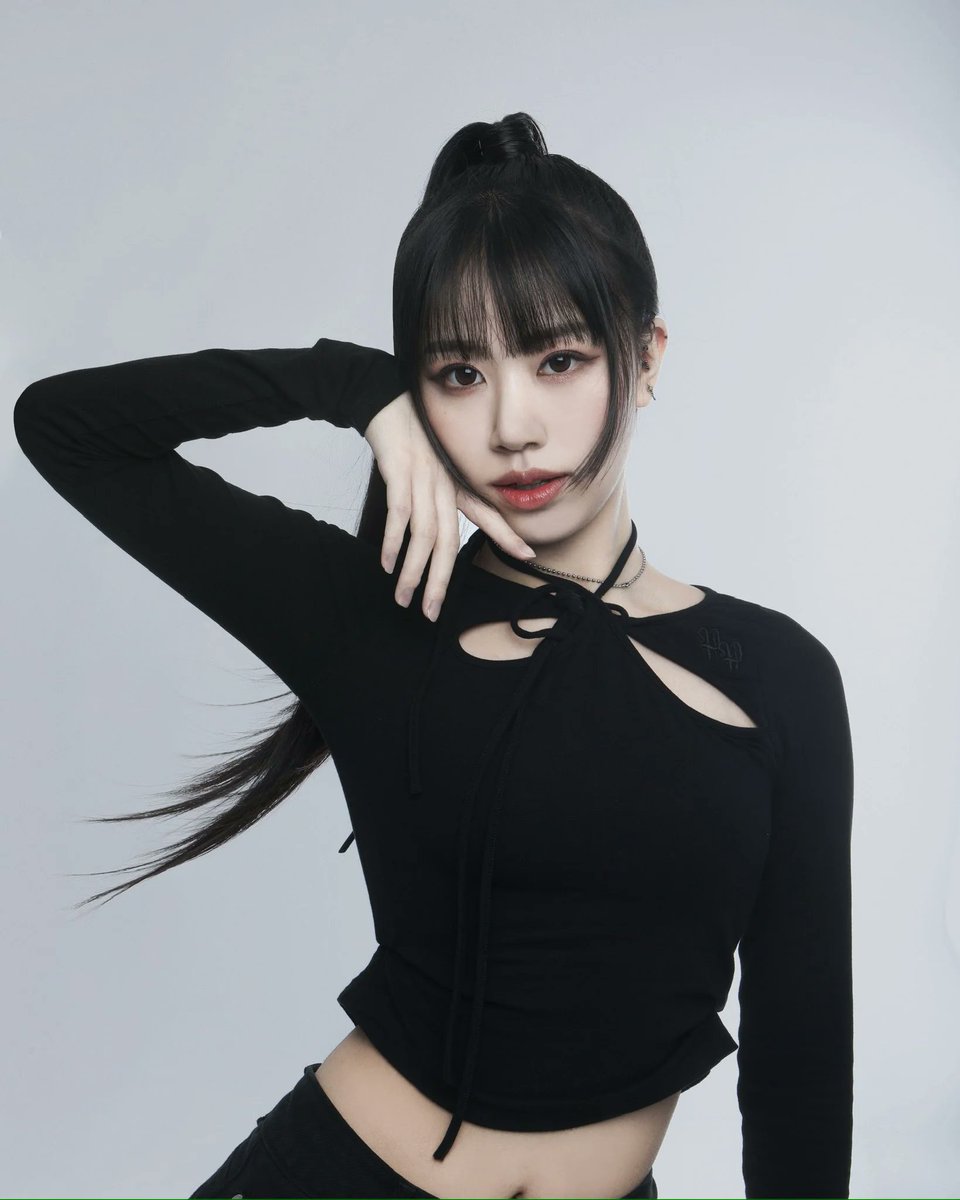 KpopGirlzBands1's tweet photo. #ChienTzuling ex participante de #GirlsPlanet es la quinta miembro de #VIV https://t.co/TB1hpBLqY7
