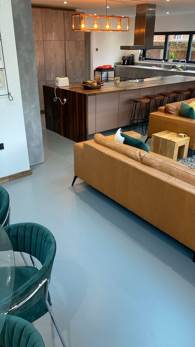 TheAbstractFlo1's tweet photo. Some nice shots sent to us by a great customer Ajit and family in Alcester Warwickshire of a Resin floor we completed for them last Summer.

#resinfloor #resinfloors #resinflooring #flooring #flooringideas #flooringdesign #flooringexperts #flooringcompany #flooringsolutions https://t.co/0Ij5iHIoS5