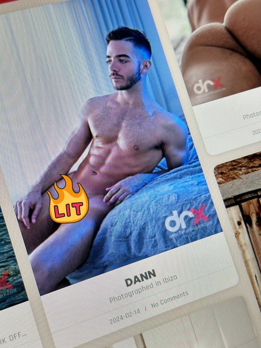 130 MODELS (with their cocks out)&hellip; https://t.co/SOvtJjF7gt https://t.co/nEWa7ZS4JK