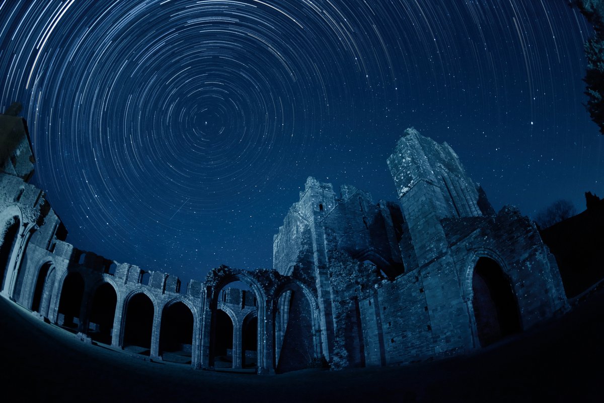Dive into the cosmos during Welsh Dark Skies Week! Join Welsh landscapes for an awe-inspiring celebration of star-studded nights. Embark on a journey with @BannauB, @PembsCoast, and @eryrinpa National Parks for enchanting nocturnal adventures! ow.ly/r0Om50QAFj7