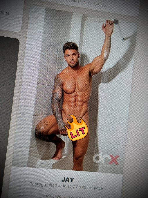 130 MODELS (with their cocks out)&hellip; https://t.co/SOvtJjF7gt https://t.co/o7fs7jCFgG