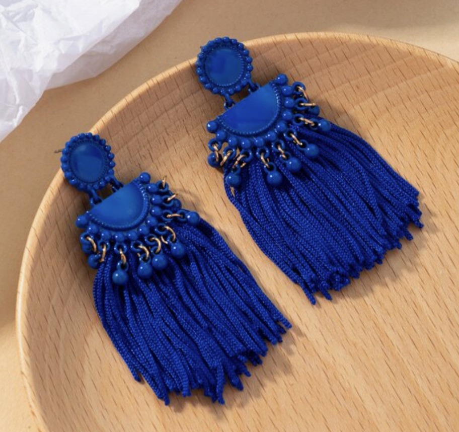 Galeries2Koly's tweet photo. 💎 Ajoutez une touche d'éclat à votre style avec nos magnifiques boucles d'oreilles scintillantes!
Parfaites pour toute occasion, ces bijoux enchanteront votre look.
Découvrez notre collection dès maintenant! ✨💫 #BouclesDOreilles #AccessoiresMode #Élégance https://t.co/1Qlca8QmA2