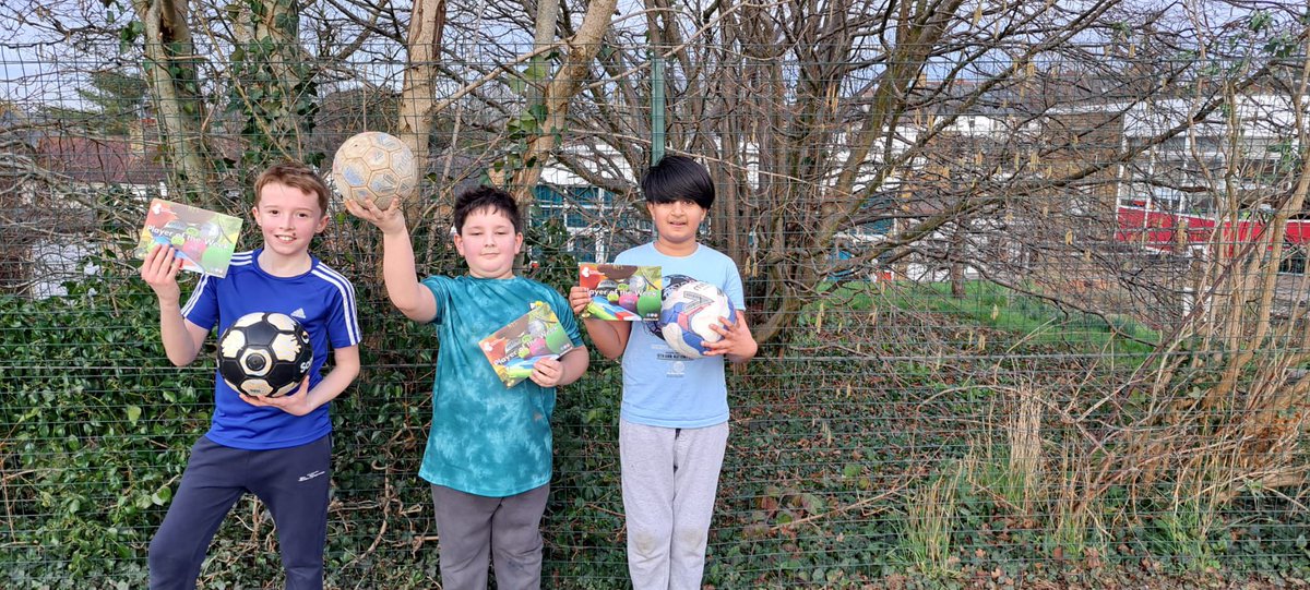 ElmsSIS's tweet photo. Ashfield Juniors After School club
Football
Oscar 18 goals
Chester 16 goals
Raiden 18 goals
Final score 36-36
...and Mr Jones 20 goals
#bushey #harrowmums #hertfordshire https://t.co/rJgmEwKK2G