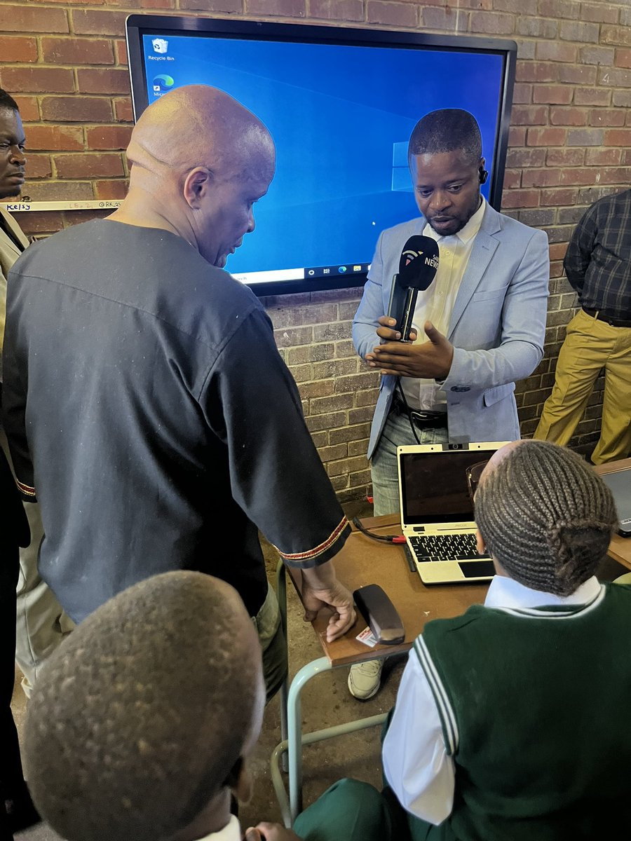 MondliGungubel_'s tweet photo. We are moving our children forward, readying them for a digital future because the future is online. A digitally disconnected South Africa removes itself from participating in the global community of the future.
@CommsZA @sitasocltd
#CyberLabs
#SmartSchools
#SchoolsOfTheFuture https://t.co/mUT91v7mX0