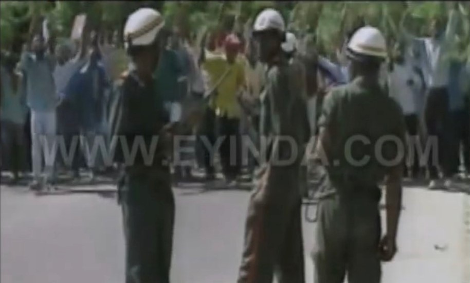 benbabunga's tweet photo. CE JOUR-LA... 16 février 1992, une marche pacifique des chrétiens est réprimée dans le sang à Kinshasa, par les éléments de Mobutu. Cette répression, connue désormais comme "Marche des Chrétiens", souleva une indignation et un tollé général de protestations à travers le monde. https://t.co/KNLe1g3Fzo