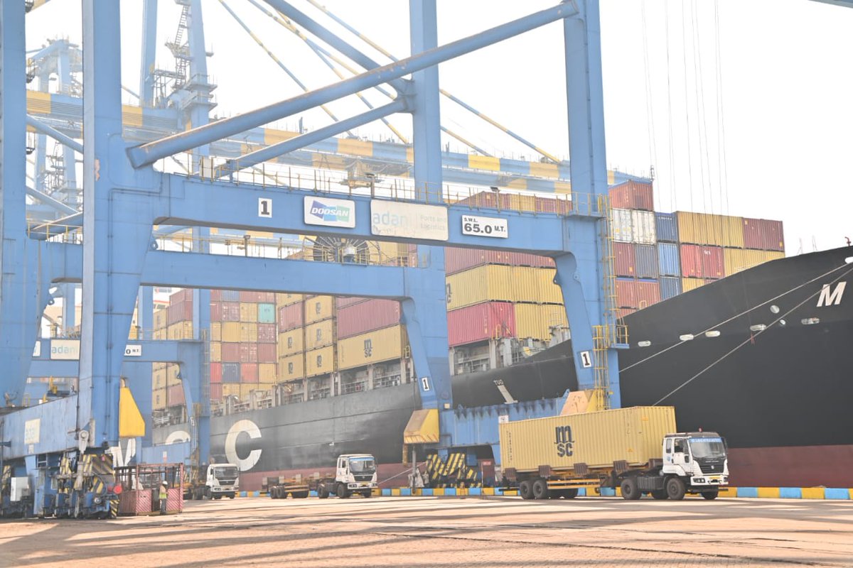 PolisStrategist's tweet photo. TDP propagating container service halted in Krsihnapatnam port. Today ship reached with 4K containers … in Krishnapatnam Port

#KrishnaPatnamPort
#InvestsInAP
#BuildAP
#YSJaganAgain https://t.co/7XWT4MSzQL