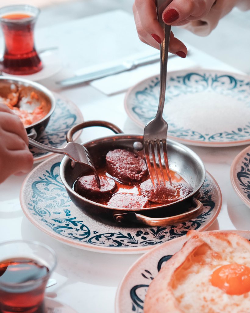 Serpme kahvaltıda sucuğu paylaştığın kişiye gönder👆🏻🤩
Kahvaltı planları yapıldıysa muhteşem bir hafta sonu başlasın 🎈
#KahvaltıKeyfi 
Gurme Tatlar 🍴
📍Atlantis 📞 0312 257 07 40
📍Kaşmir 📞0312 257 04 40
📍Çayyolu 📞0312 257 06 40
🆕 İstanbul Watergarden (Soon…)