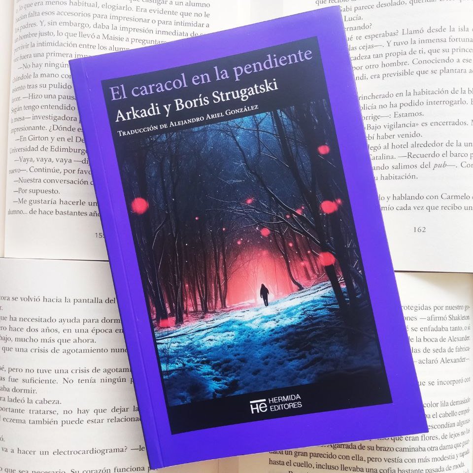 Reseña en el blog.
«El caracol en la pendiente» de Arkadi y Borís Strugatski
🔗yoleonovela.com/2024/02/el-car…

Son dos historias creadas bajo el tamiz de la agudeza creativa de los hermanos y con una destreza del lenguaje espectacular. #yoleoNovela