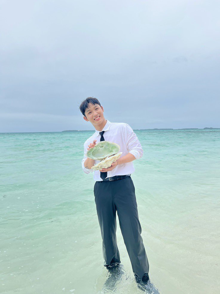 sik_archive's tweet photo. #임현식 '고독한 바다 (La Mar)' MV 촬영 현장 사진 https://t.co/qwxPbTFdpY