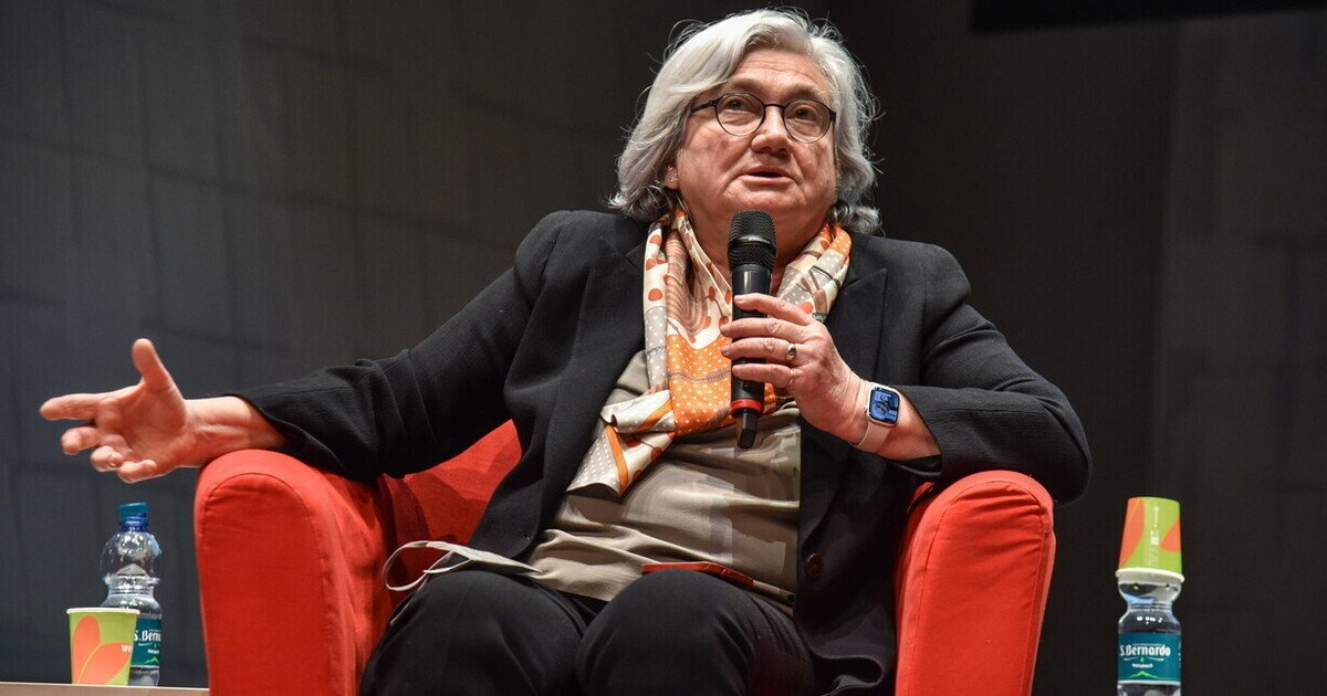 Fa specie che queste parole siano state pronunciate da una cattolica moderata (di grandissimo spessore umano e culturale) come Rosy Bindi e non dalla leader dell'opposizione di centro-sinistra (anche se la rappresentanza Pd in Rai ha detto cose simili): 

L’ad Rai ha costretto