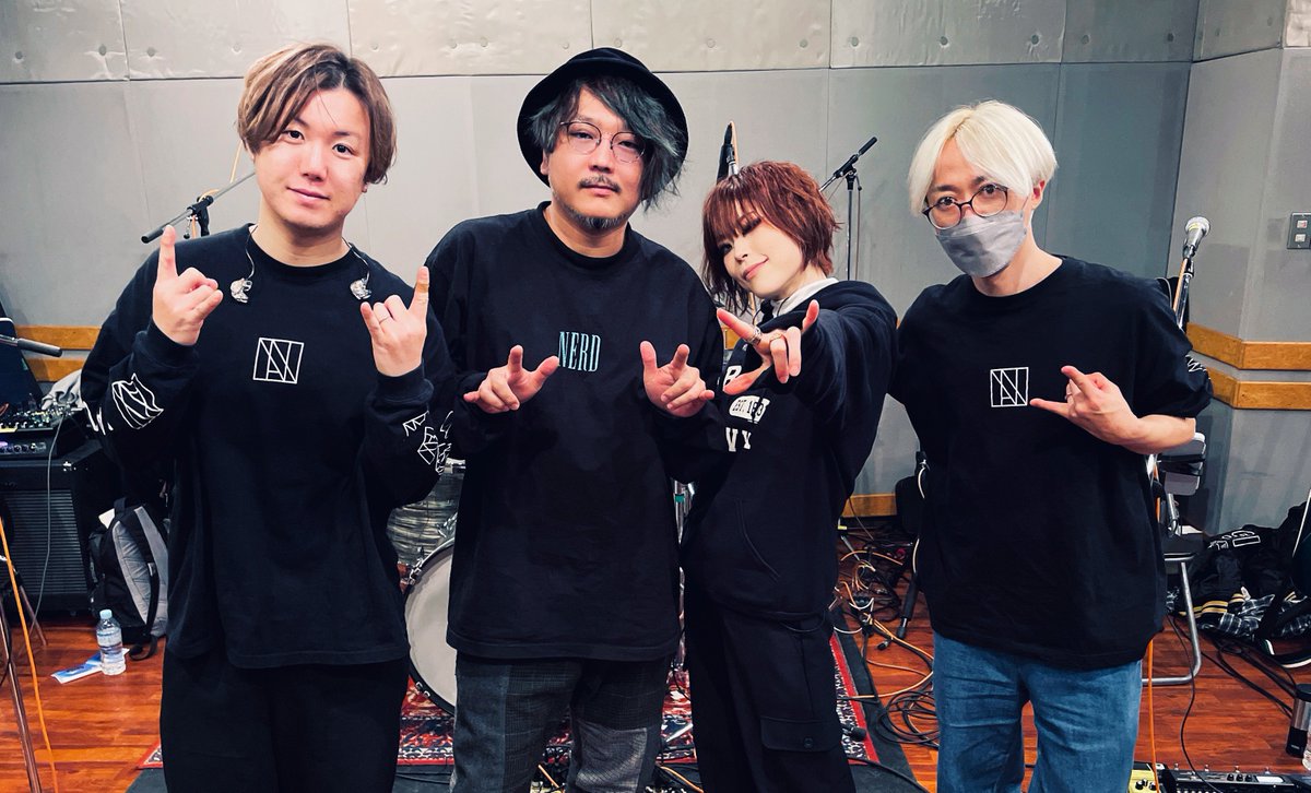 nanonano_me's tweet photo. いよいよ１週間後のMYTH &amp; ROIDとのツーマンのリハーサルでしたー🎤

久しぶりの国内バンドLIVE、マジぶち上がるよ🔥

Gt. @mj_guitar 
Ba. @kei4361 
Dr. @akira_drums 

Let's Rock On!!🤟 https://t.co/dDcbvKdwZ0
