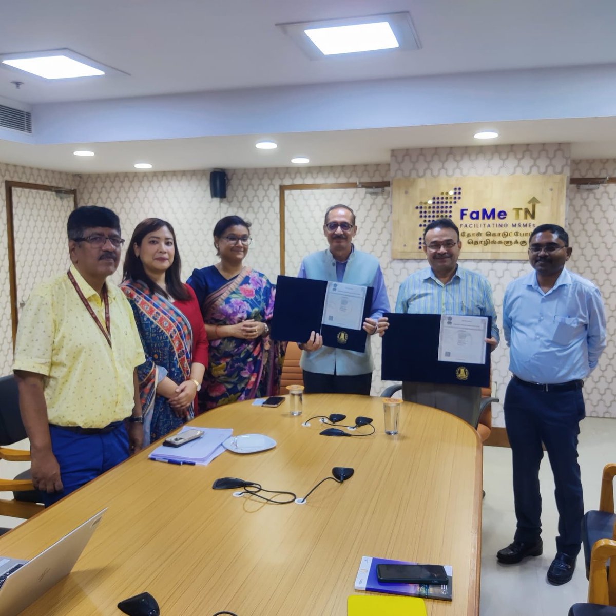 fametamilnadu's tweet photo. A partnership to facilitate Ease of Doing Business (EoDB) for MSMEs of Tamil Nadu. 

Government e-Marketplace (GeM) has signed a Memorandum of Understanding (MoU) with FaMeTN to enhance and facilitate the participation of MSMEs of Tamil Nadu in GeM. This partnership aims to create new opportunities for MSMEs by promoting transparency, efficiency and inclusivity in public procurement. 

Thiru Prakash Mirani, Joint Secretary and Additional Chief Executive Officer, GeM and Thiru Sakthivel, General Manager, FaMeTN, signed the MoU in the presence of Tmt Archana Patnaik IAS, Secretary to Government, MSME Department, Govt of Tamil Nadu, Thiru L. Nirmal Raj IAS, Industries Commissioner and Director of Industries and Commerce, Govt of Tamil Nadu, Tmt Grace Pachuau IAS, Additional Commissioner, Industries and Commerce, Govt of Tamil Nadu, Thiru A.V. Muralidharan, Deputy Director General & Deputy CEO, GeM, Thiru N. Sabareesh, Consultant, GeM and Thiru M. Allwin, Consultant, GeM. 

Stay tuned to FaMeTN, your facilitating friend, for more updates.

@GeM_India @minmsme @Guidance_TN @TheStartupTN @TRBRajaa @thamoanbarasan @mygovindia @CMOTamilnadu  @EODB_India_GoI @TNDIPRNEWS 

#eodb #MSME #eGovernance #PSU #partnership #inclusive #Productivity