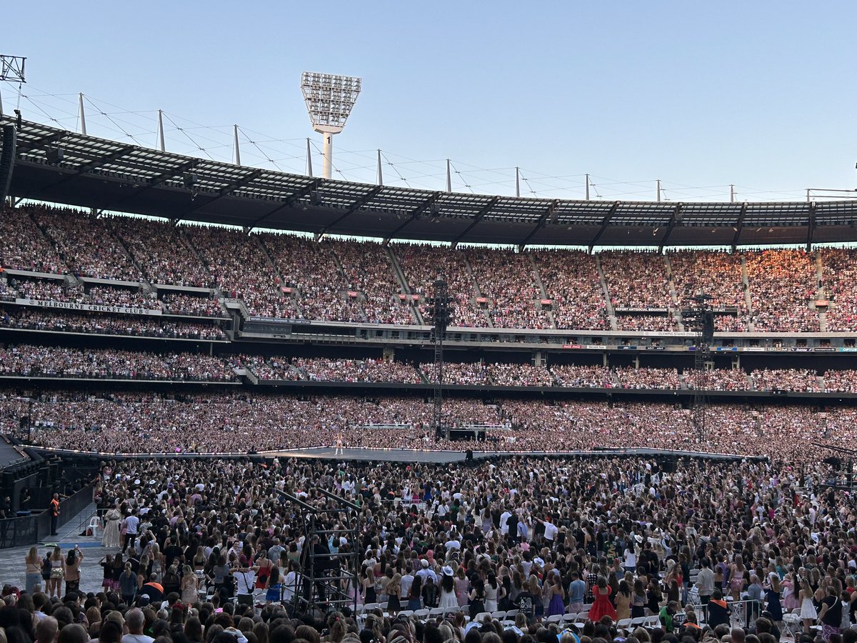 Everyone knows you can’t leave Taylor with that much space inside forward 50.

#ErasTour #AFL