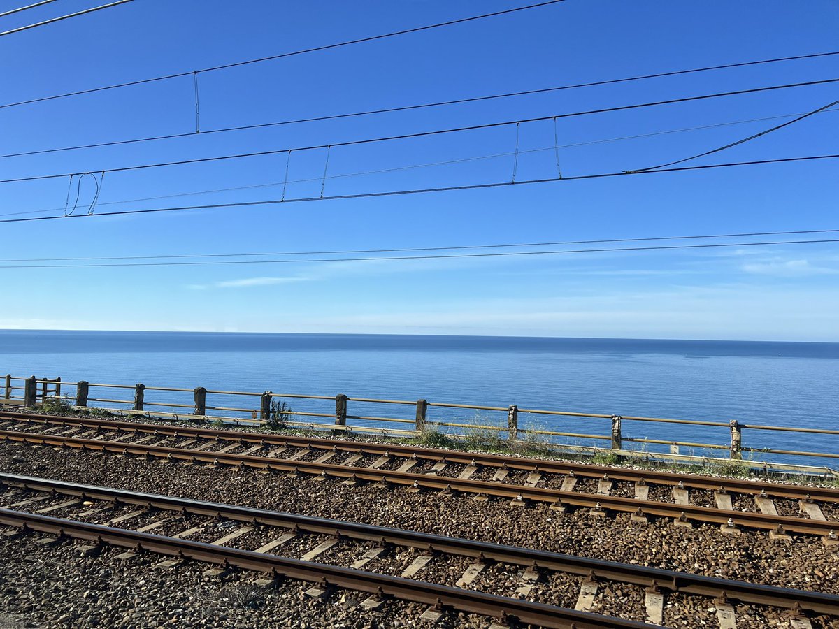 Oggi al lavoro in treno … #vistamare #workingday #GoodMorningEveryone