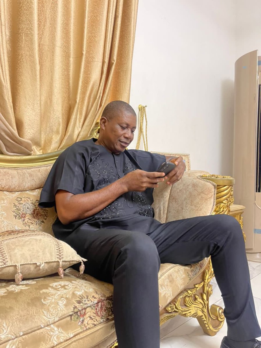 Chogonproperty's tweet photo. A person who has people is Wealthier than a person who has money!

Know how to build relationships!!!

Enjoy your weekend my people *h
#chogongroup #dollaris1600 #pastorAdeboye https://t.co/s1pZNNipce