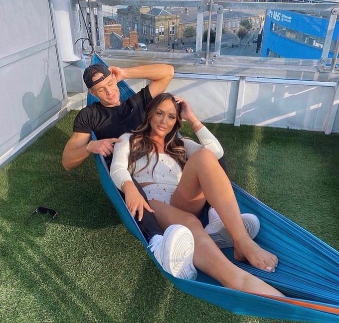 GOOOOOD MORNING!!!  #FridayVibes https://t.co/jtkVLuAGEF<a href="/tag/fridayvibes"class="tags">#FridayVibes</a>