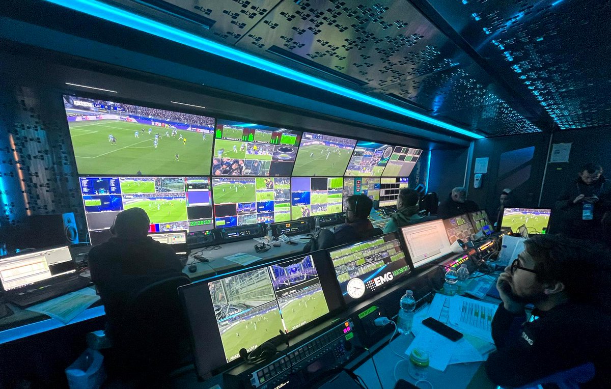 Una grande serata di calcio all’Olimpico con #LazioBayernMonaco per gli ottavi di #UCL con  3 regie EMG sull’evento: Nova 103 per host e Nova 128 per unilaterale di Amazon Prime in HDR S-log3, Nova 150 dallo studio di Cologno.  
Totale 24 telecamere e crew di 120 collaboratori!