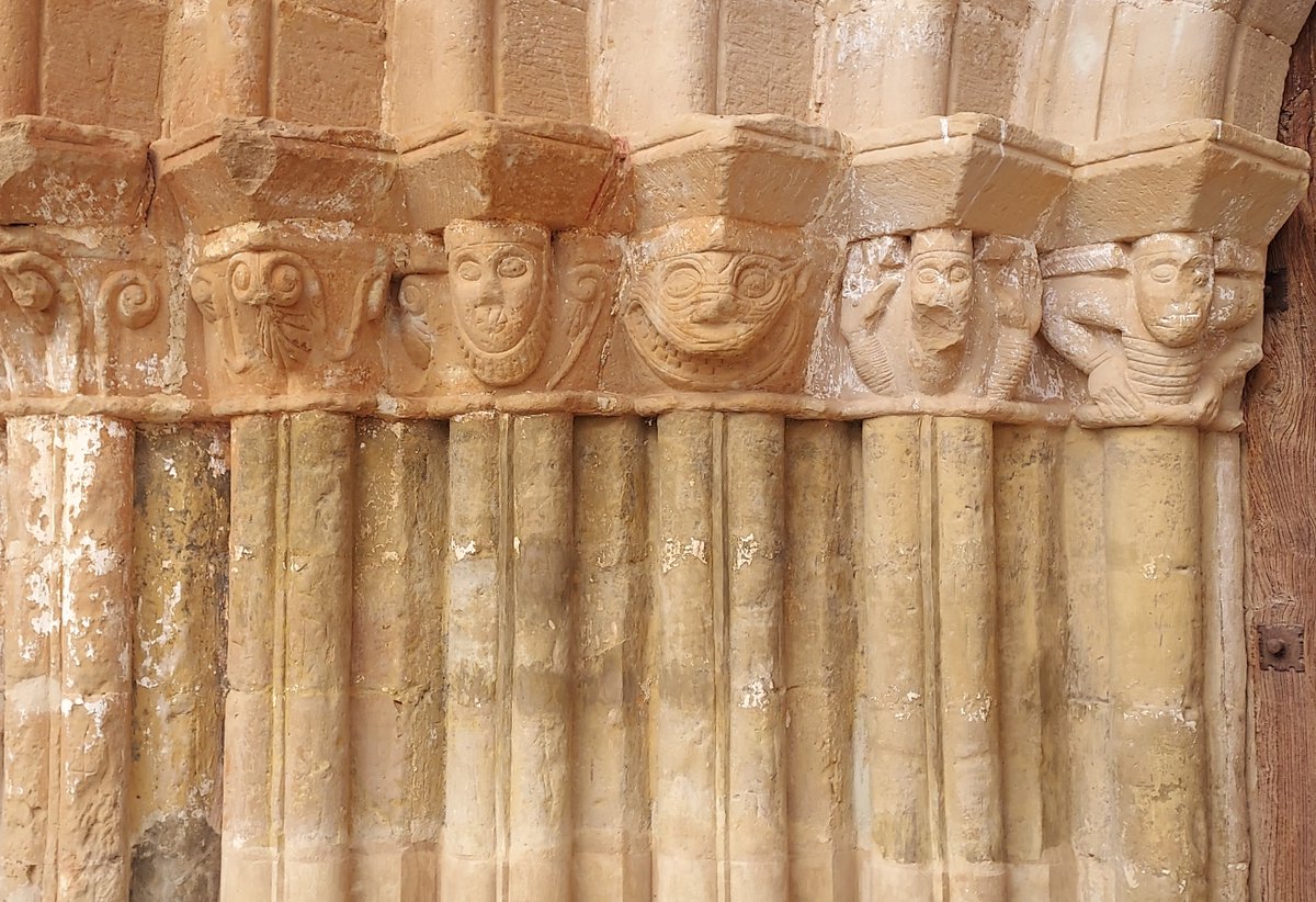 Románico de La Bureba tweet media