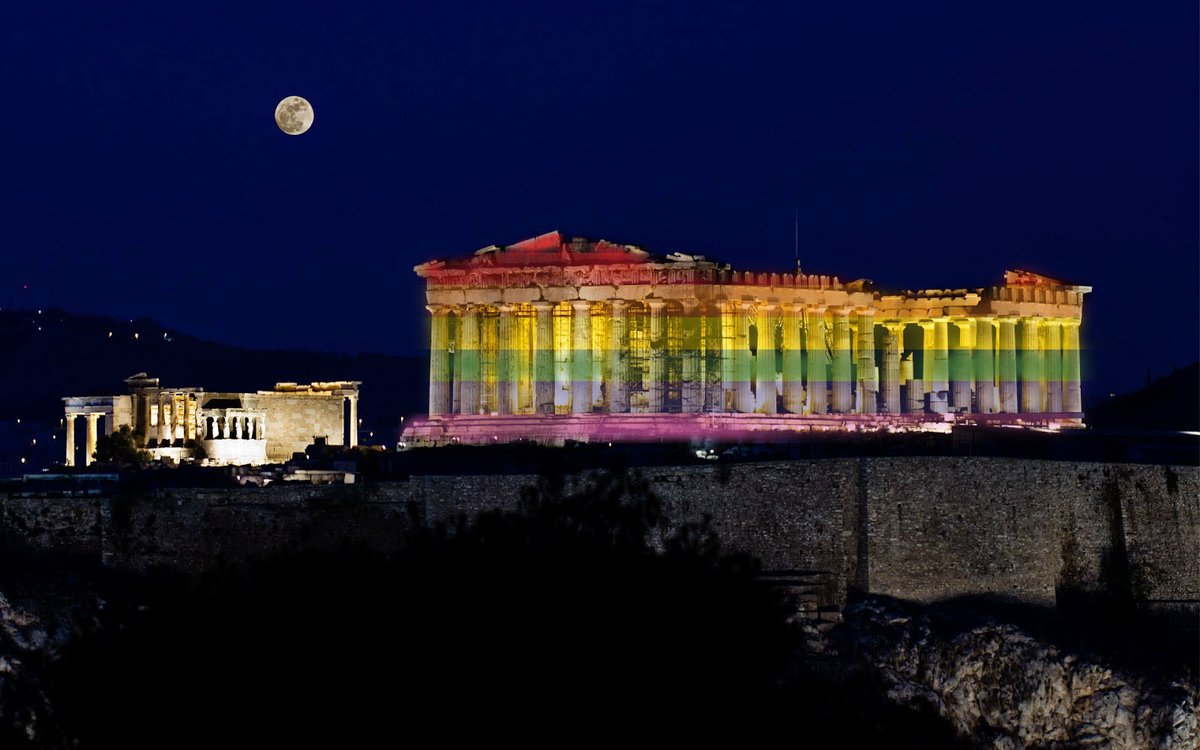 Με τα χρώματα της σημαίας της ΛΟΑΤΚΙ κοινότητας θα φωτιστεί απόψε η Ακρόπολη, η φωτογραφία είναι από τις δοκιμές που έγιναν σήμερα το πρωί λίγο πριν ξημερώσει