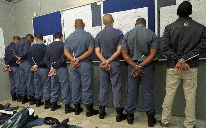 IanCameron23's tweet image. 85.5% of murders go unsolved in South Africa yet Bheki Cele told cops at #NationalPoliceDay yesterday that SAPS is among the best police services in the world. I kid you not.