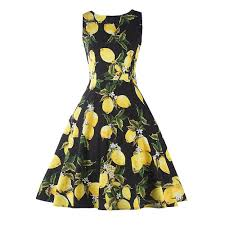 Catuk1066's tweet photo. Whilst I realise it may well be difficult to muster the enthusiasm, given dick and ducks antics, it is still Friday, so come on shake the ta ta's and tail feathers in their faces. #iamofftotheshops #Ingriftus #Sucklemons https://t.co/9EtPK6wtH7