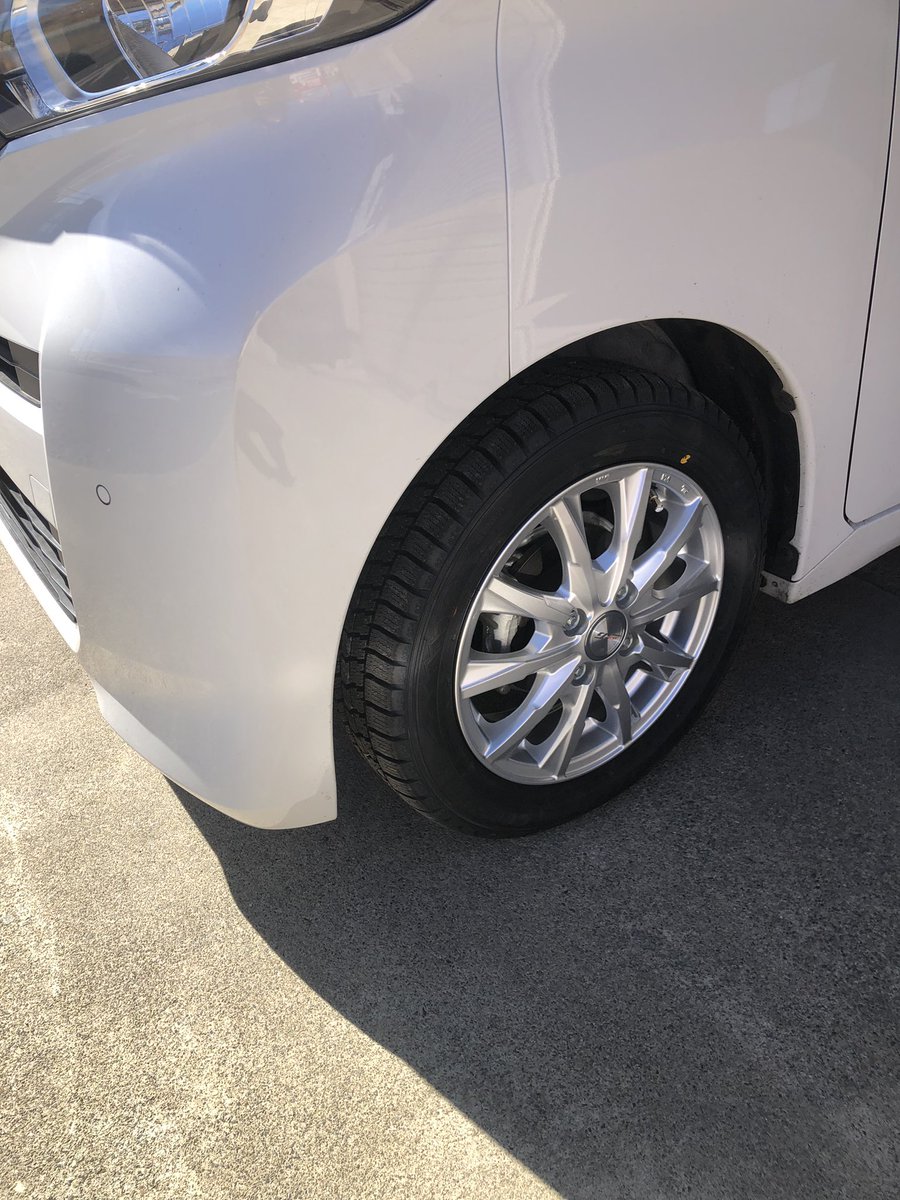 LB_MOTORZ's tweet photo. 昨日からずっと風強いけど、これはずぅ〜っと春一番が吹き続けてるという事でいいのかな？🌪️

さてと今日は某介護施設様よりご注文頂いていた新品スタッドレスを2セット納品しました🛞 https://t.co/Jid0UcQ5yC