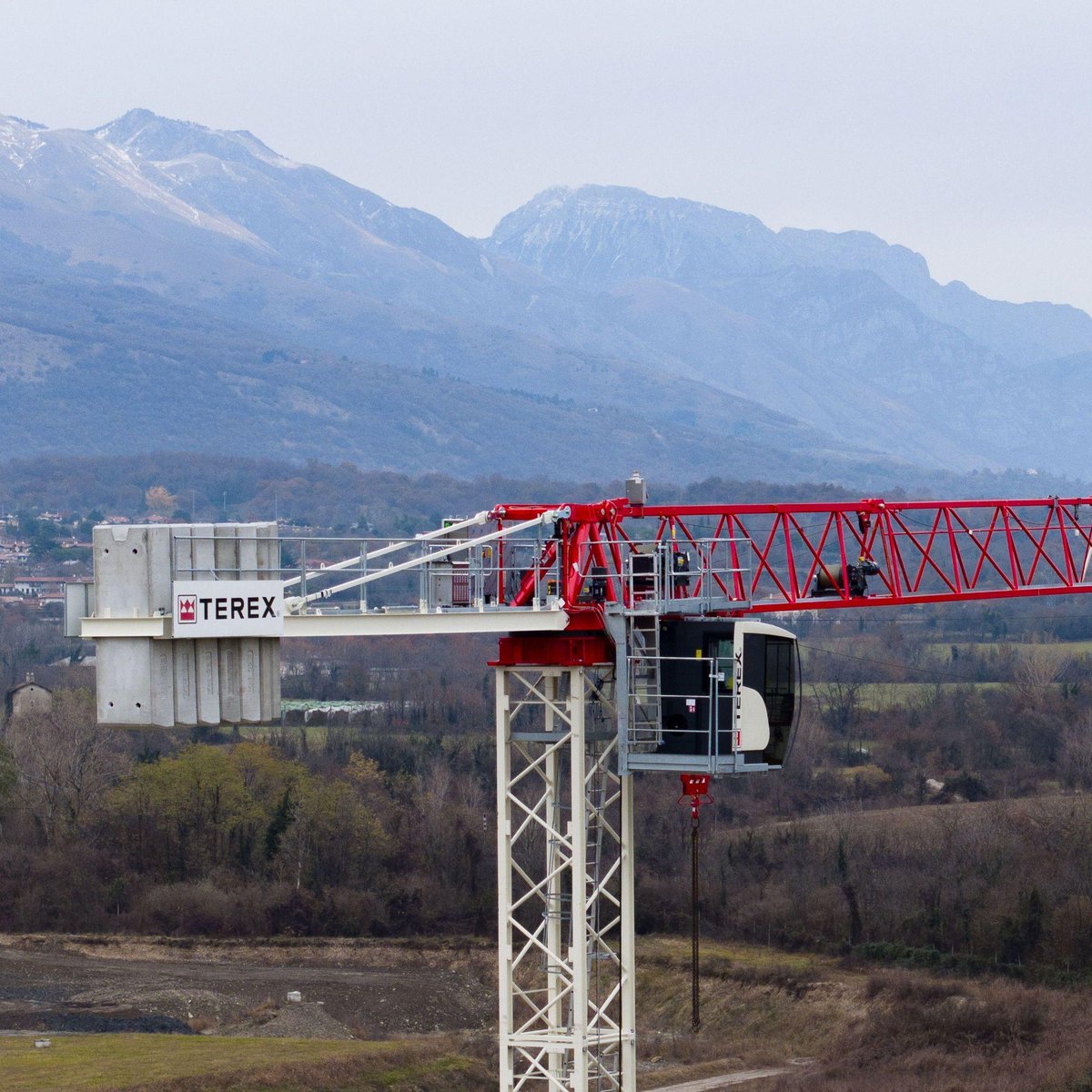 terexcranes's tweet image. New #Terex #CTT152_6 #FlatTopTowerCrane: raise your jobsite to new heights! 
Terex extends its Tower Cranes City Class offering with a new model designed to set new standards in performance, safety, and efficiency in the construction industry. 
Read more: terex.com/tower-cranes/e…