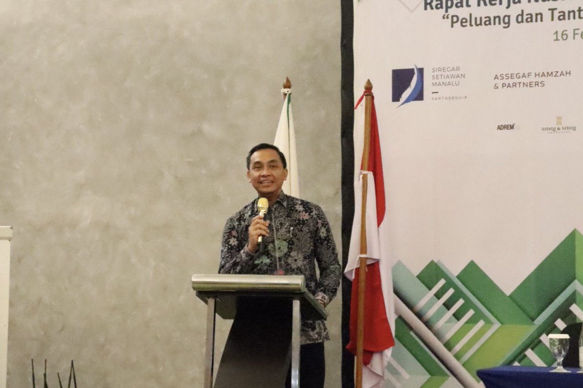 KPPU's tweet photo. Jakarta (16/2) - Anggota KPPU Mohammad Reza menghadiri undangan Rapat Kerja Nasional (Rakernas) Indonesian Competition Lawyers Association (ICLA) Tahun 2024 hari ini di Hotel Mercure Jakarta.

Selengkapnya: https://t.co/rbXVsAyx6T https://t.co/KD0CuvSmm3