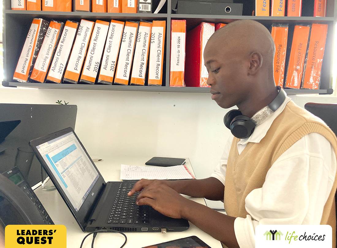 It’s a new year and a new search for opportunities. Leaders’ Quest alumni are visiting Life Choices offices to get assistance from Alumni coach, Queen Gum, on how to put their best foot forward when applying for positions. Thanks, Queen, for your love and support for our youth!