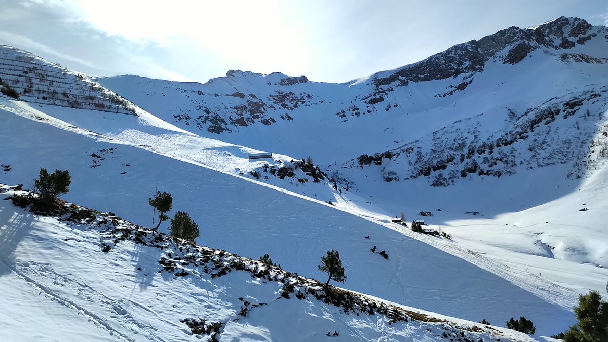 PascalHeyman's tweet photo. #Malbun, a small ❄️ ☀️ ⛷️ 🏂 🚸 paradise amidst the #Liechtenstein 🇱🇮 Alps, perfect for families and kids. @LI_Travel https://t.co/E90BaYJf8p