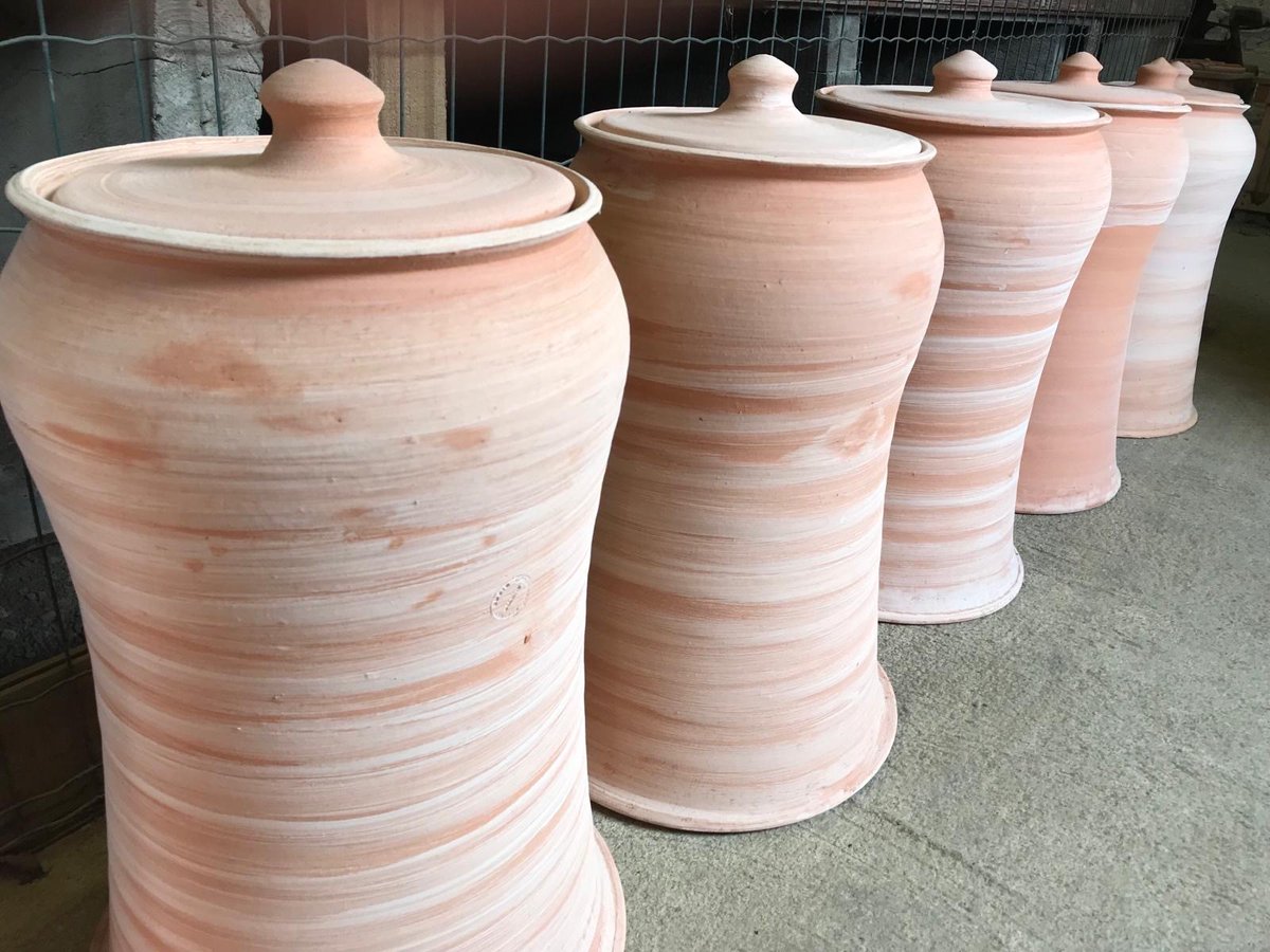 RHSHarlowCarr's tweet photo. The Kitchen Garden Team have been to local 'Littlethorpe Potteries' to pick up these fab new rhubarb forcing pots. The pots will be placed over rhubarb crowns to force a spring crop of sweet tasting rhubarb. 

#RHSHarlowCarr #HarlowCarr #rhubarb #ForcedRhubarb #KitchenGarden https://t.co/vkV1XS2oXP