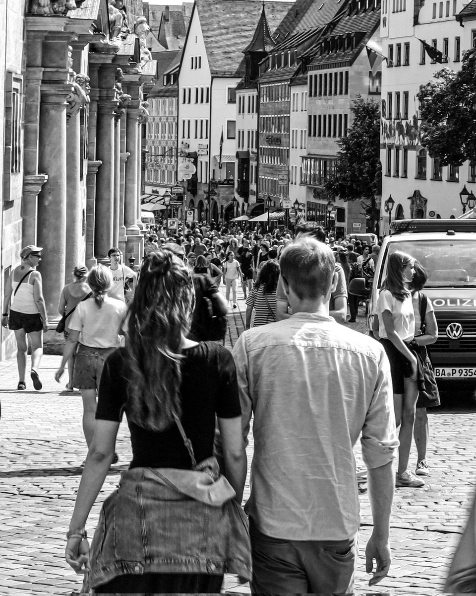 Hand in hand

@ap_magazine 
#streetphotographer
#streetphotography
#streetphotographyinternational 
#Germany
#lovers
#blackandwhitephotography
#blackandwhitephoto
#blackandwhitestreetphotography
#holdinghands
#tourists