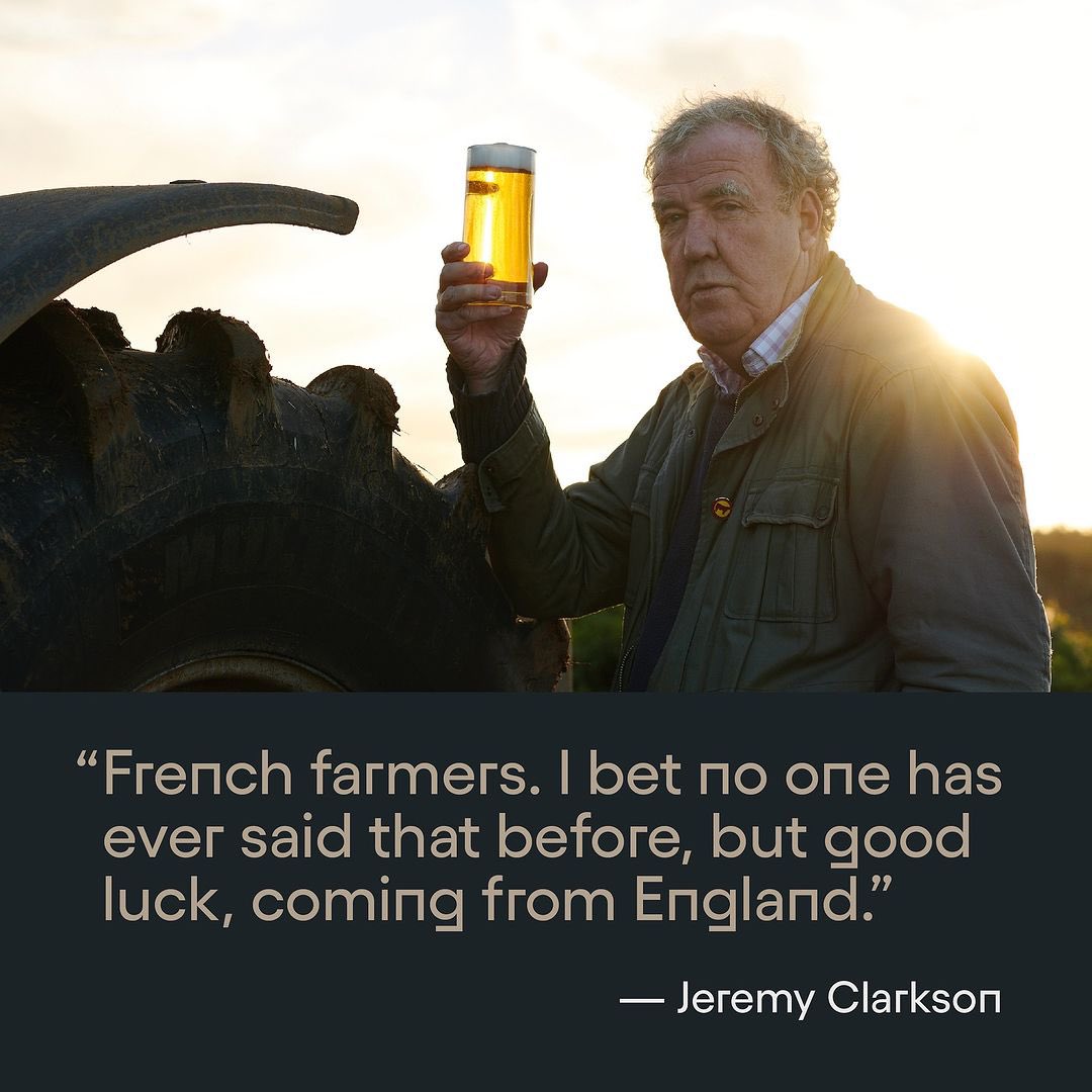 b2normal's tweet photo. 1/2 Eine wunderschöne Geste an die französischen #Bauern von #JeremyClarkson, dem Chef und #Bierbrauer von @RealHawkstone aus #England! 🇩🇪❤️🇬🇧❤️🇫🇷❤️🚜

Denn es reicht!

Hier kostenlos nach dem 12-Punkte-Plan zur Rettung des heimischen Hofes von #BACK2NORMAL Marketing, non-wokes https://t.co/rQyWZpLKWl