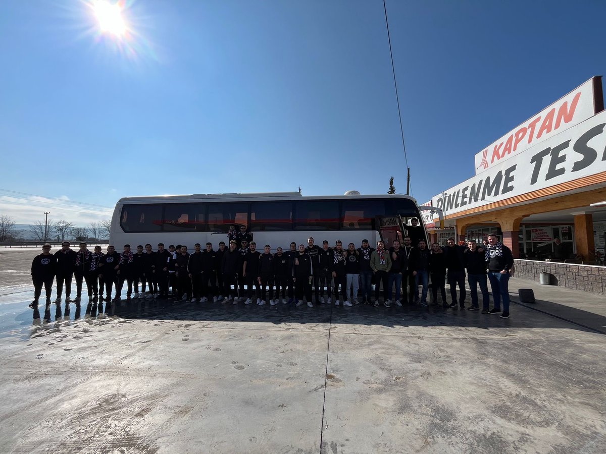 carsiizmir35's tweet photo. Soldiers of Beşiktaş 🦅

#batıcephesi https://t.co/vvWsrxq04I