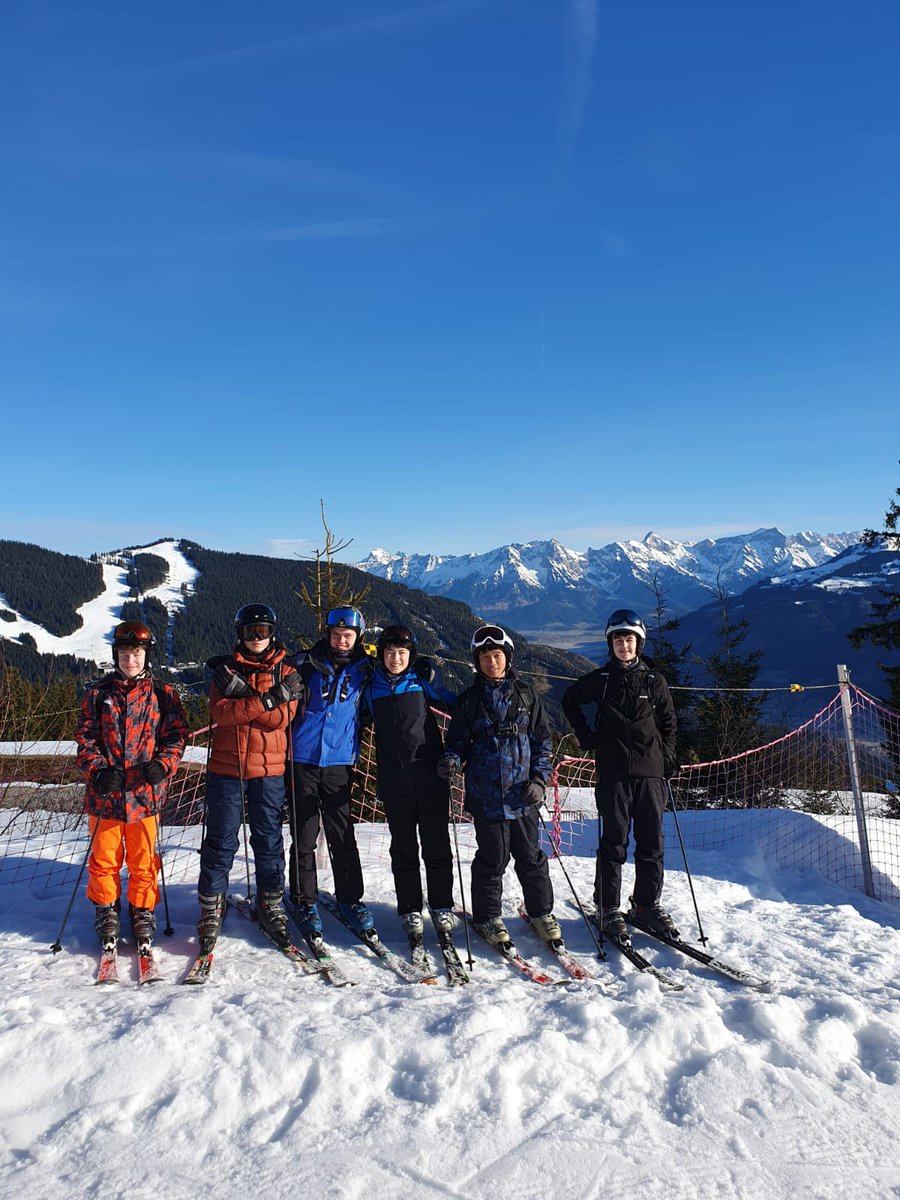 LRGS Skiing tweet media