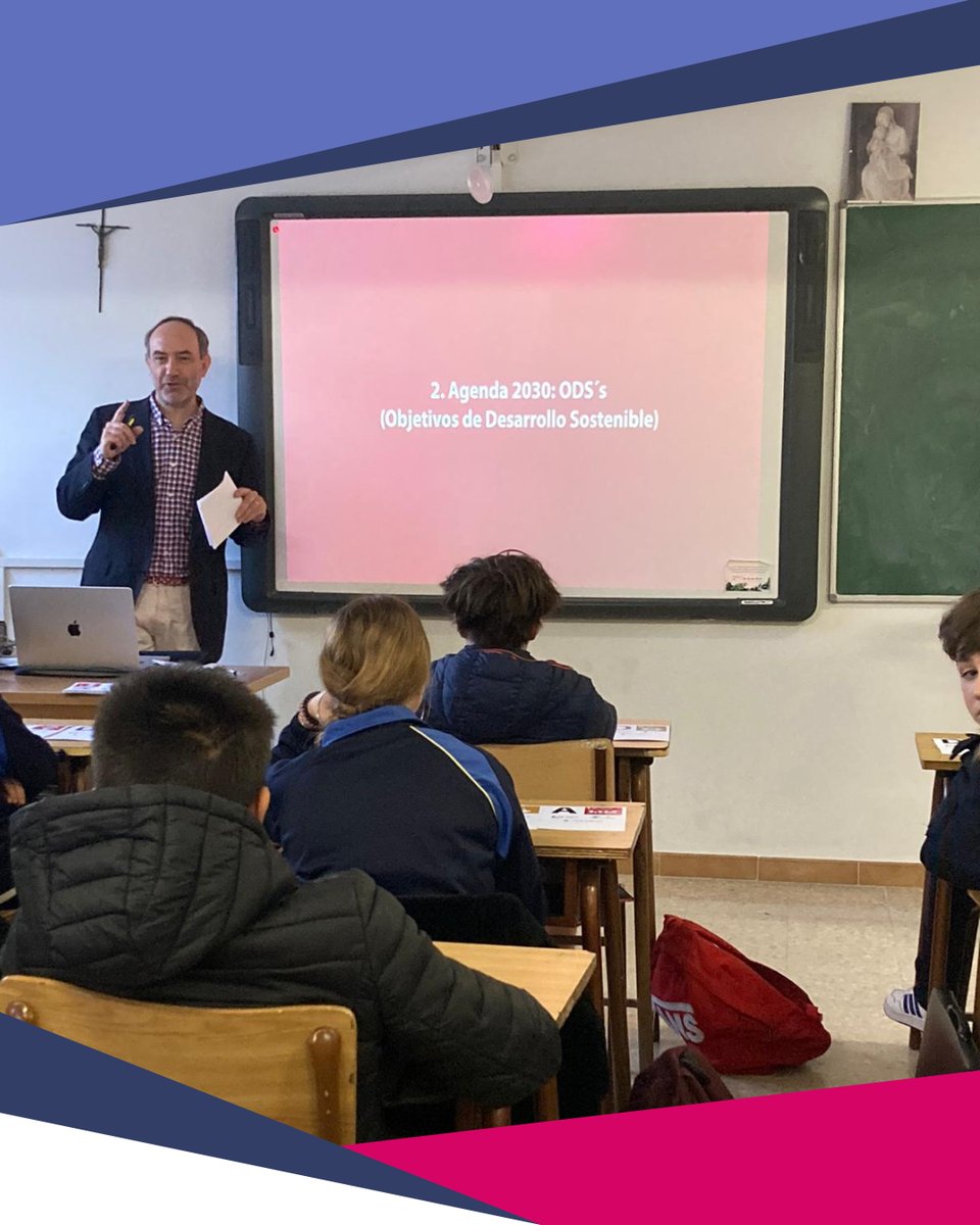 PromSocial_ongd's tweet photo. Sensibilización en el colegio Santo Ángel de @redarenales para fomentar el compromiso juvenil a través de nuestro proyecto de alimentación nutritiva y sostenible en Totonicapán, Guatemala 🇬🇹, con #FUNDAP y el apoyo de @madrid👉https://t.co/aBg8oTshZA 
¡Gracias! 👏 https://t.co/C1J0k8NQCD