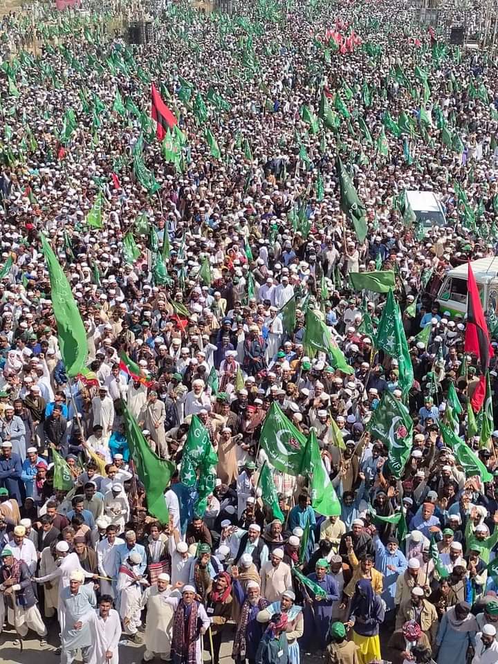 BhambhroG's tweet photo. ڳالھ آھي عشق جي  باقي برياني وارو ضمير اسان جو   ناھي❣️ https://t.co/WfB9j2KfDn